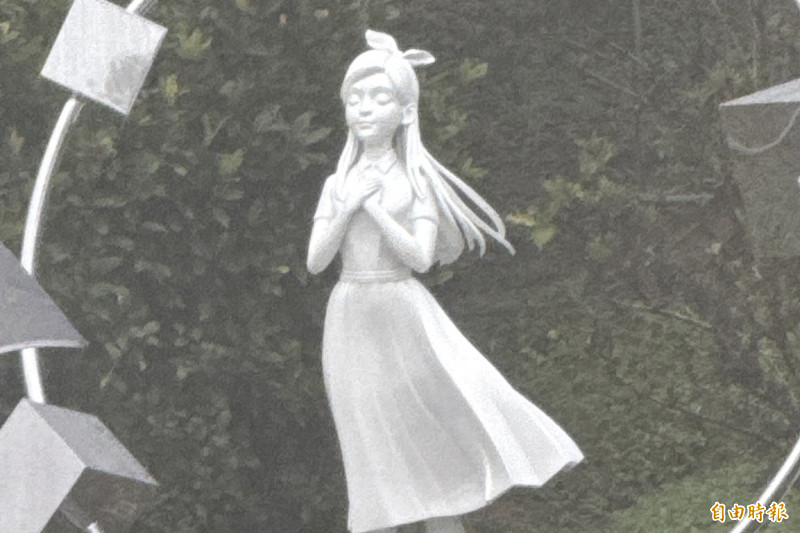 （影）雕像重現大S「少女形象」！S媽淚崩緊抱 小S顫抖伸手撫摸