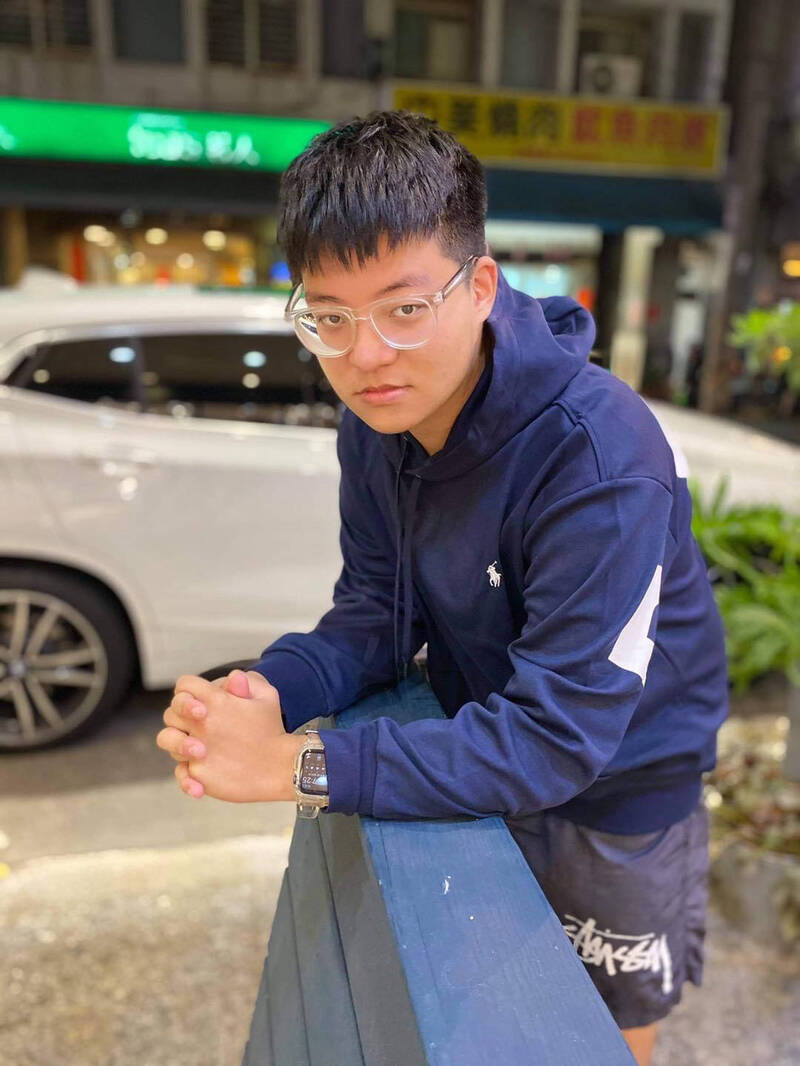 袁惟仁病逝兒子發聲致謝「他們」 感嘆若有下輩子「好好當個及格的父子」