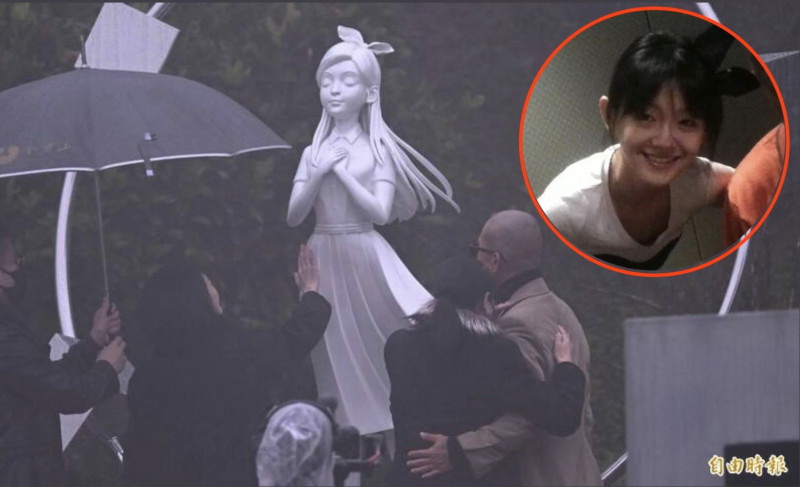 大S雕像不像她？年輕舊照出土「輿論反轉」金屬環竟藏深層含義