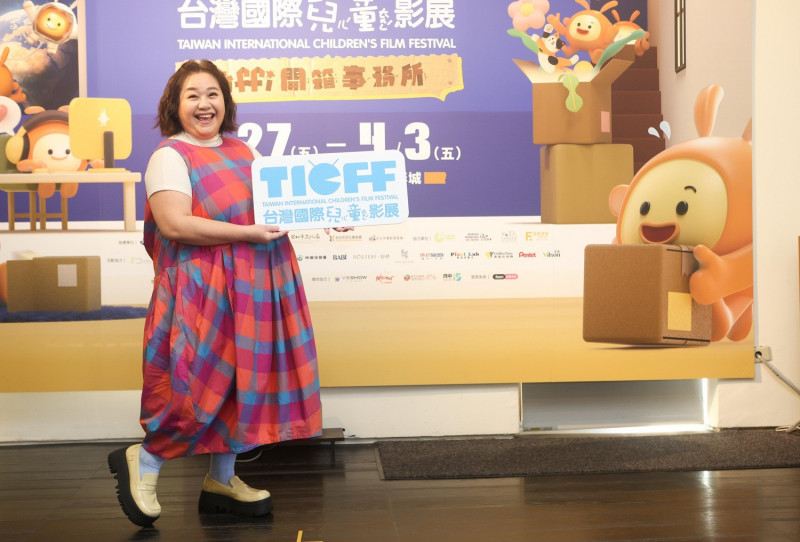 鍾欣凌體重降不下「腰圍臀圍一樣大」！健檢報告滿江紅：恐呼吸中止