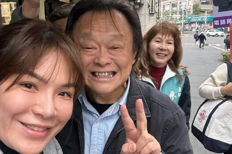 陳沂開心同框王世堅 網疑：發生什麼事了