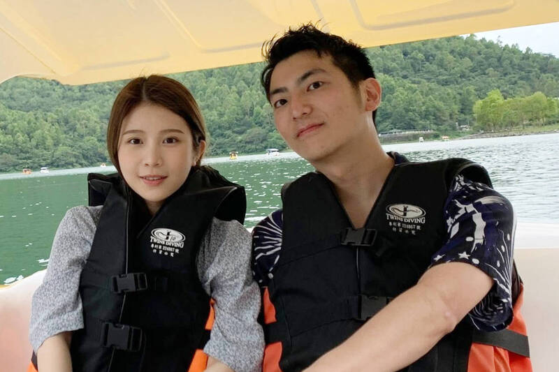 鄭家純情人節回憶翻車  Akira竟說要回家陪爸媽吃飯