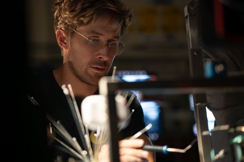 元宵夜《極限返航》點燈吸人潮 太空艙閃耀啟航