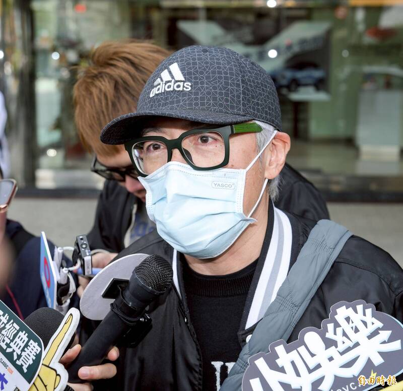 有情有義！張宇久違現身袁惟仁靈堂：他解脫了