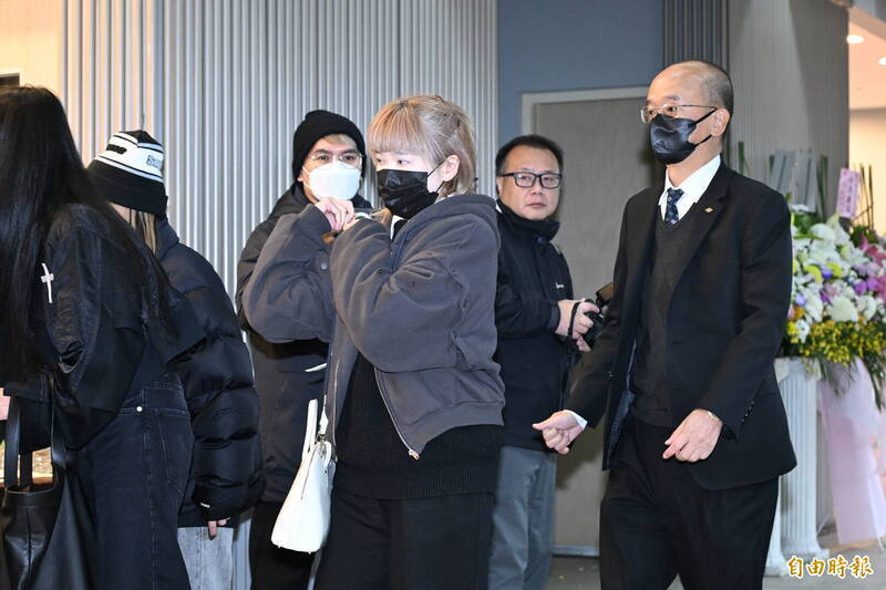 深夜悼念袁惟仁 陸元琪強忍忍淚：我真的都放下