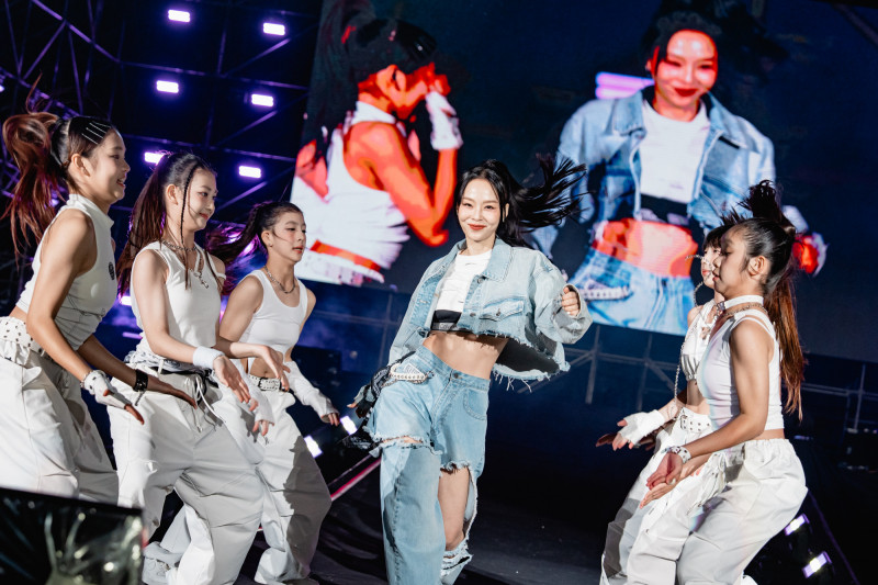 《陽光女子合唱團》破7億 「台版Jennie」孫淑媚露面美成這樣