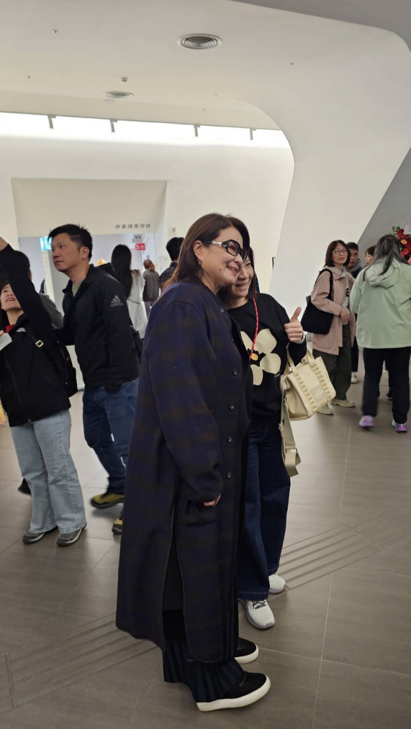 61歲資深玉女歌手嫁給養豬大戶 北流現蹤被拍變這樣