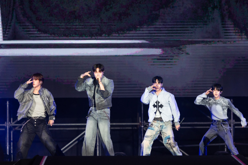 （直擊）Highlight嗨翻港都！經典名曲連發：沒錯我們是BEAST