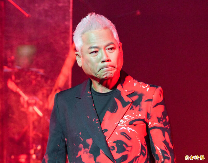 靠他賺到一台BMW！63歲巫啟賢驚見袁惟仁淚崩原因曝光