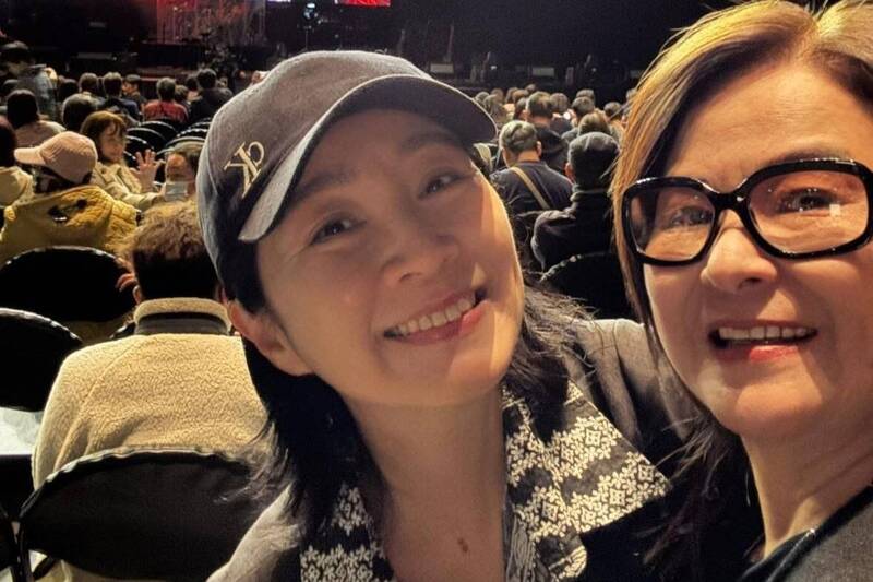 資深玉女合體獨缺「她」敲碗40週年幹大事