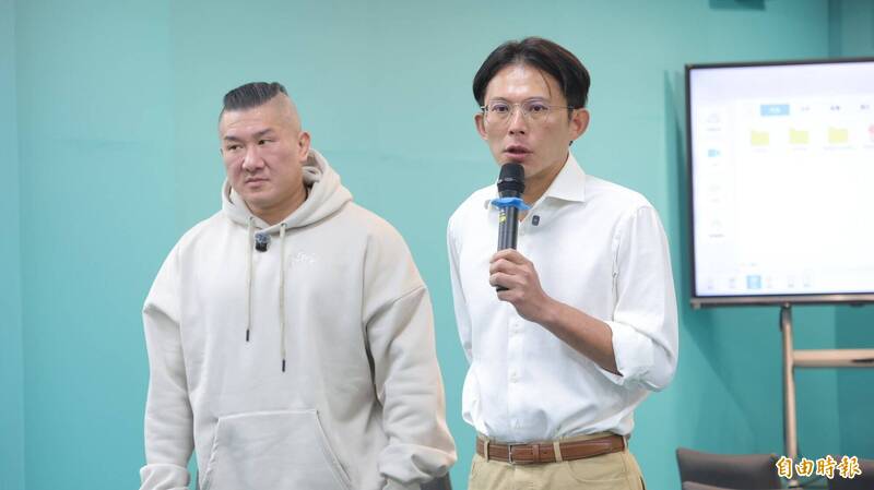 網紅館長鬆口邀李四川上直播 不排除與黃國昌PK
