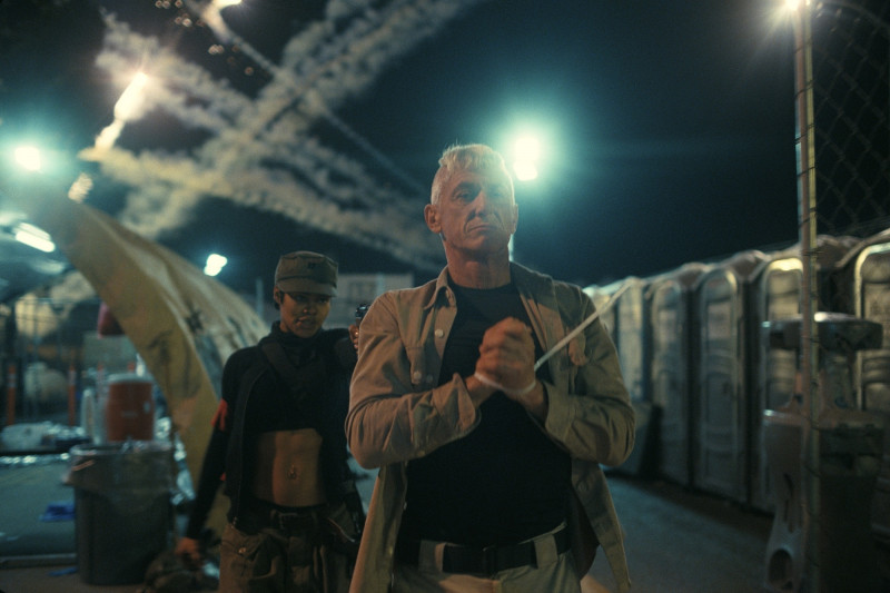 奧斯卡》西恩潘《一戰再戰》勇奪最佳男配角！生涯第三座小金人入袋