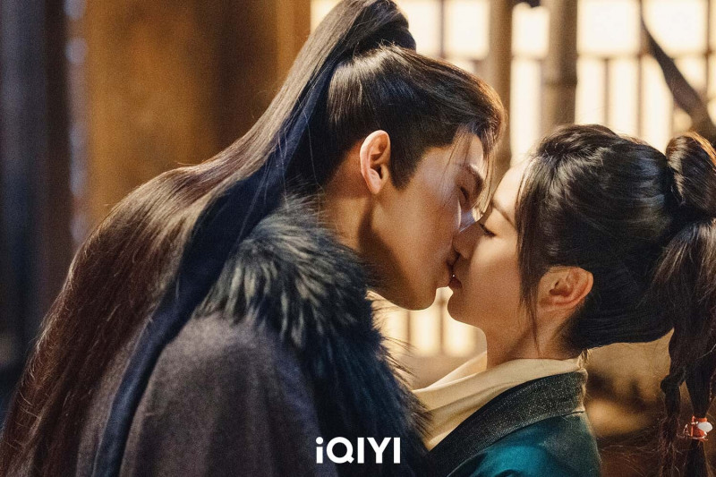 才浴池吻又搞「叔嫂戀」！張凌赫新戲黑化 軍閥造型帥到排卵