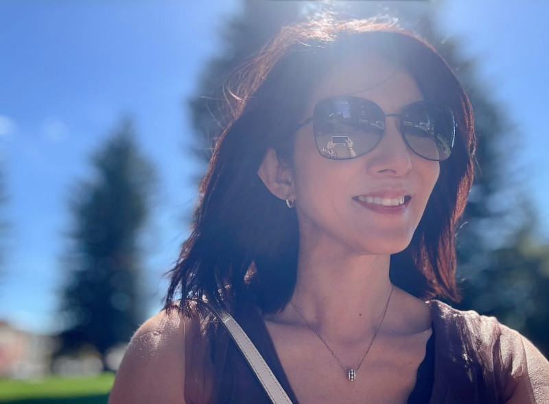 51歲資深玉女歌手曬出雙胞胎帥兒 澳洲被拍變成這樣