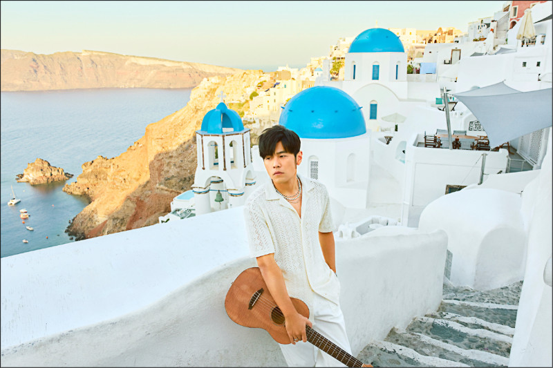 太陽之子13天釋出4支MV 點擊量破2600萬次-周董打槍希臘拖鞋 愛琴海畫面絕美
