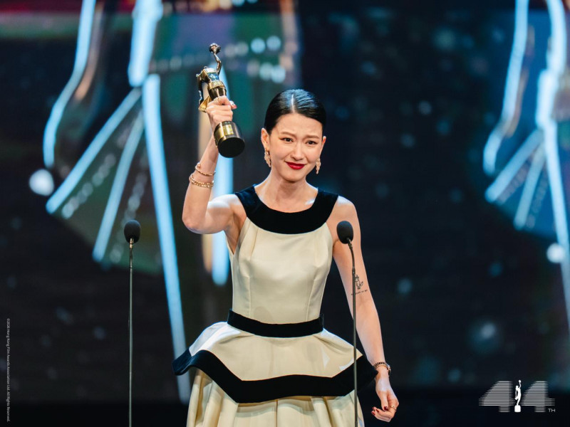 香港金像獎》廖子妤首奪影后！忘了感謝男友盧鎮業：啊對吼