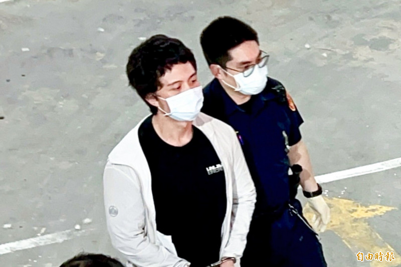 孫安佐火焰槍風暴擴大  槍管已通最重恐關10年