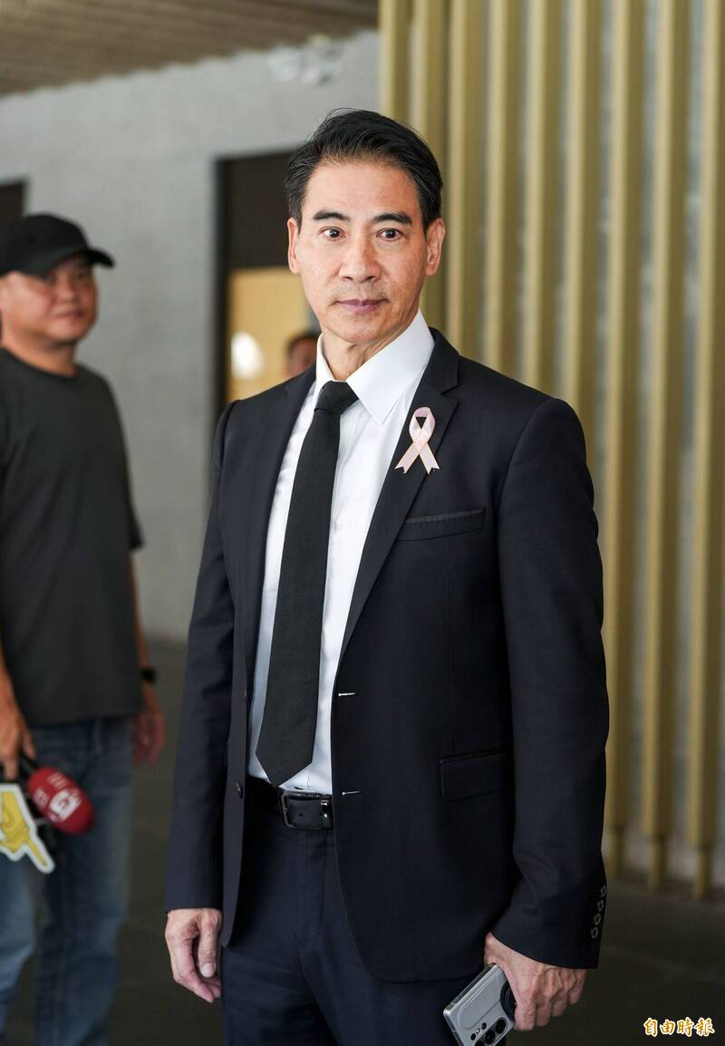 自封龐祥麟「最強飯友兼聽眾」…翁家明現身告別式 曝大前輩傳授知識「避是非保命金句」