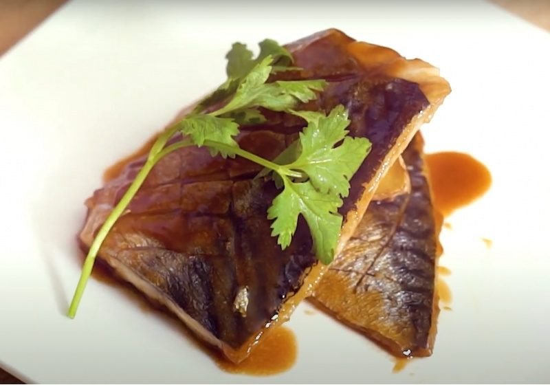 「味噌鯖魚」簡單煮出質感日料！配酒下飯都適合