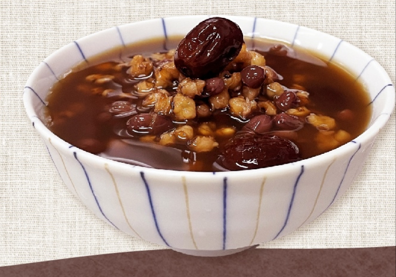 滋補養血「紅三寶甜湯」！紅豆紅棗搭「穀物紅寶石」電鍋輕鬆煮