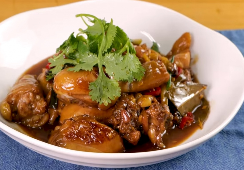 「啤酒雞」噴香入味不輸三杯雞！３步驟簡單煮出皮Q肉嫩口感