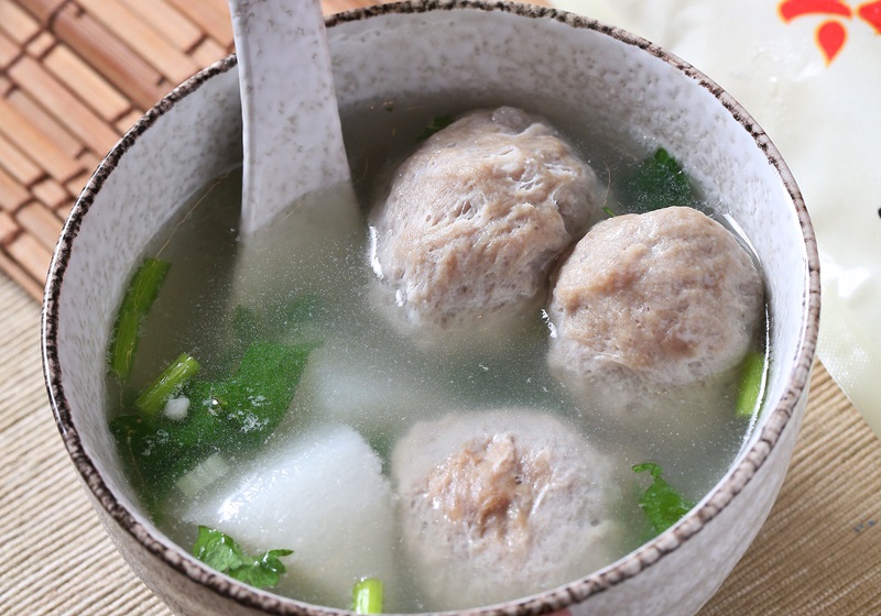新竹必吃美食！新竹貢丸為什麼特別有名？