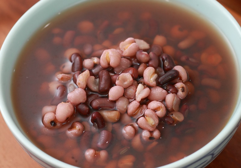 腸胃食補 ▪ 薏仁赤豆湯 腸胃食補 ▪ 薏仁赤豆湯