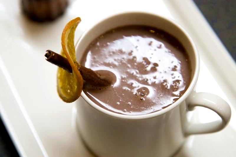 達人教做「香橙風熱巧克力」！濃郁滑順３步驟做冬季療癒熱飲