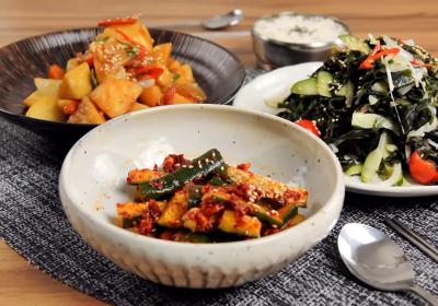 韓式小菜 3 道：拌海帶、泡菜小黃瓜、辣燉馬鈴薯 (影片)