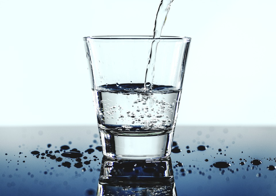 喝水能排毒？礦泉水比較好？飲水迷思一次破解！