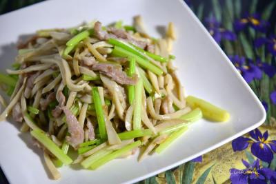 杏鮑菇炒肉絲