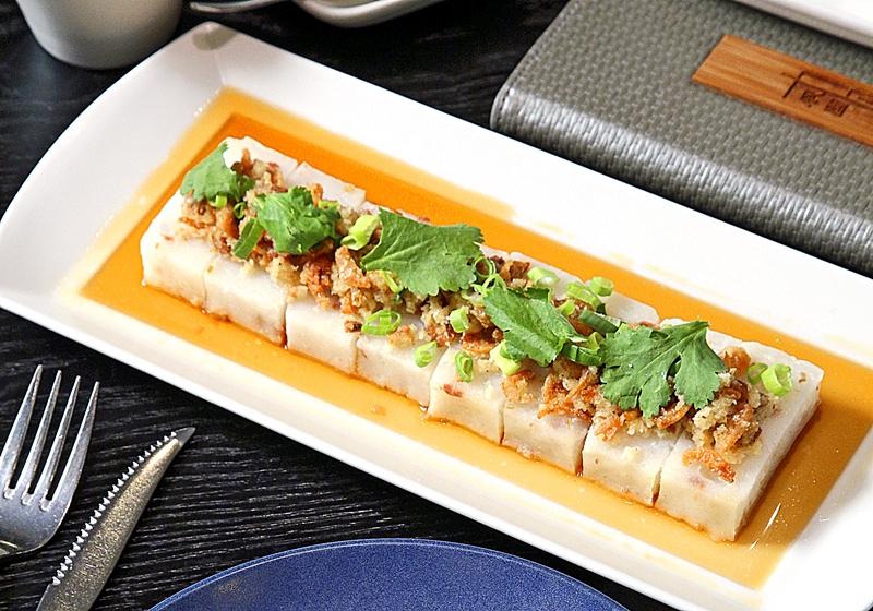 喜气年菜简单上桌 – 金银虾米蒸萝卜糕