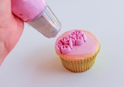 超實用技巧！甜點裝飾必備「擠花袋」用法！