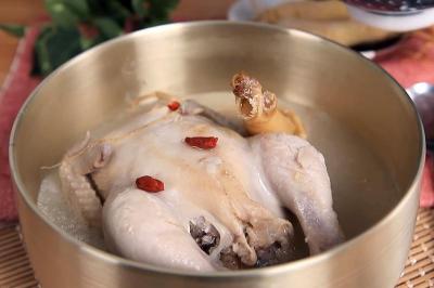 電鍋上菜 | 韓式人蔘雞湯