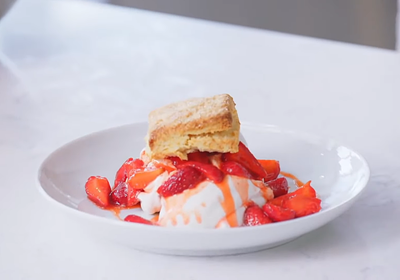 草莓酥餅蛋糕 (影音)