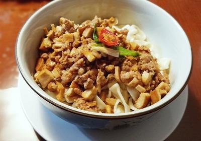 台式炸醬麵:醬汁、配料的美味比例大解密! 台式炸醬麵:醬汁、配料的美味比例大解密!