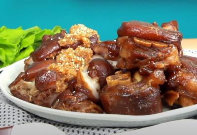 韓式蒜醬豬腳 | Ｑ彈入味秘訣、兩款神級醬汁一次學會