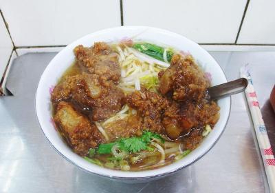 怎麼煮出入口即化的排骨酥？醃漬、上漿的手法最關鍵