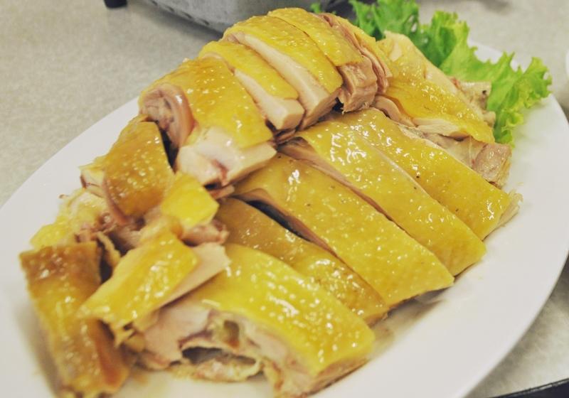白斬雞不能直接「煮」？掌握 3 關鍵，皮Q肉嫩吃得到雞凍！
