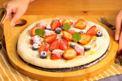 草莓披薩DIY！棉花糖卡士達醬甜蜜重現戀愛滋味