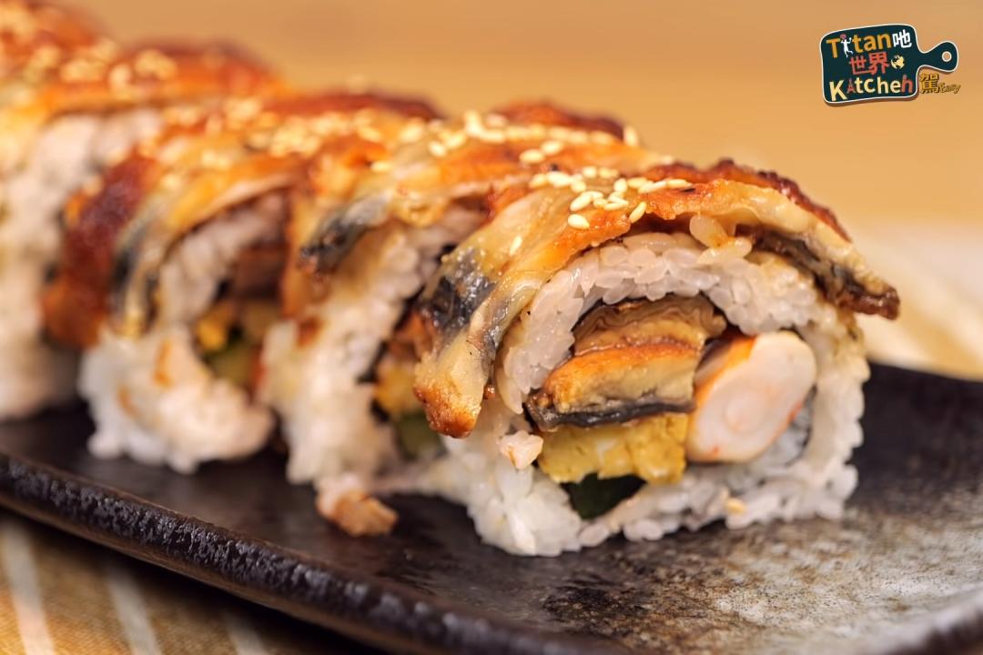 「蒲燒鰻花壽司」捲出道地日本味！鹹甜醬汁還能變小菜？