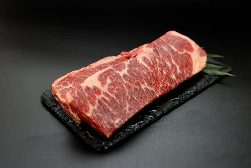 牛肉為什麼可以不用全熟？牛排各部位熱量、適合熟度一次看懂