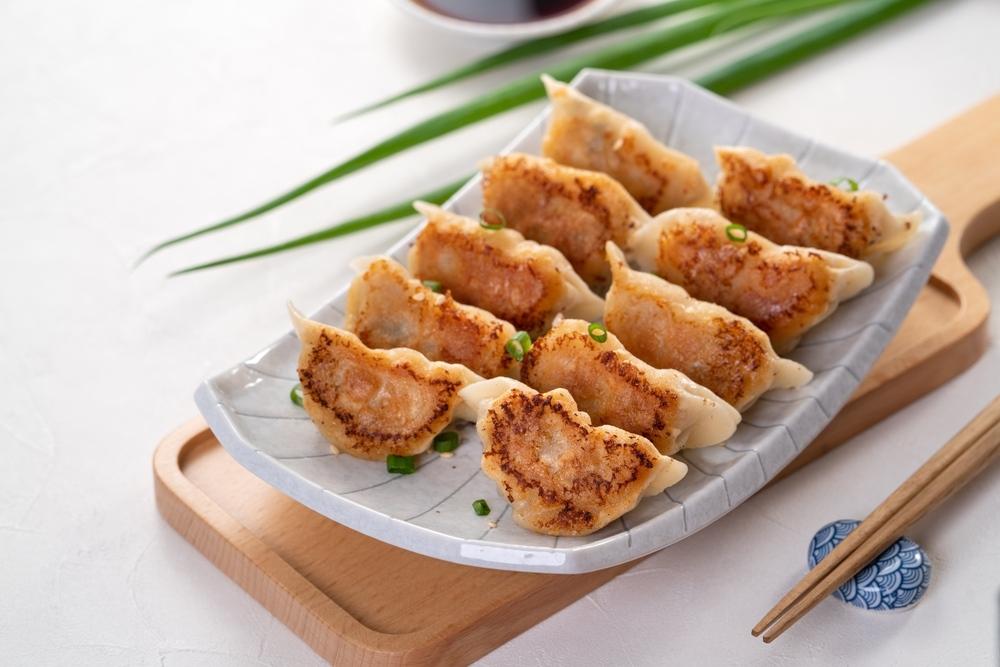 鍋貼超油、吃多會洗腎？專家揭迷思：「皮包餡食物」這樣吃更健康