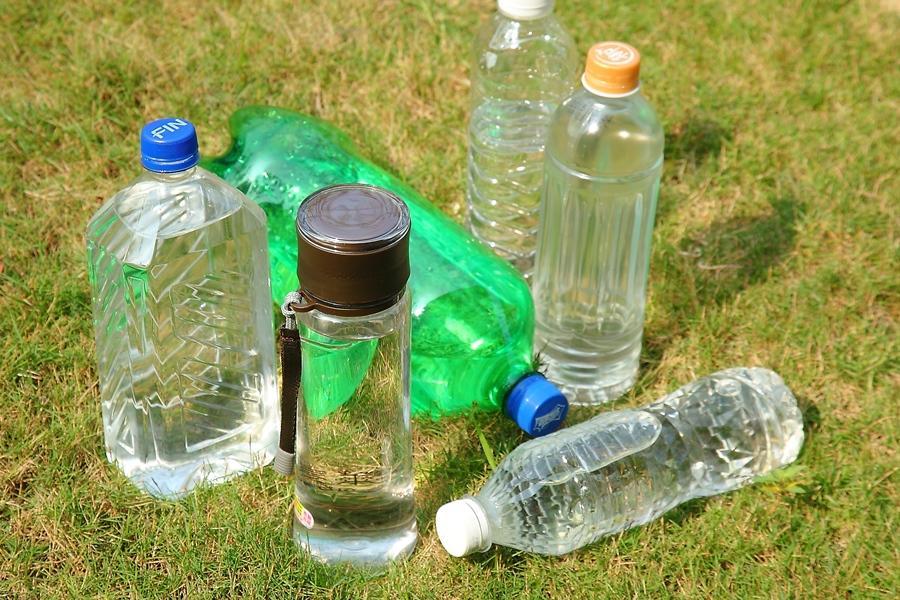瓶裝水有保存期限「這狀況」沒過期也別喝！品水師曝飲水６迷思
