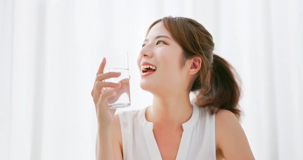 夏天脫水４症狀要小心！各年齡每日喝水量、喝水時間建議一次看