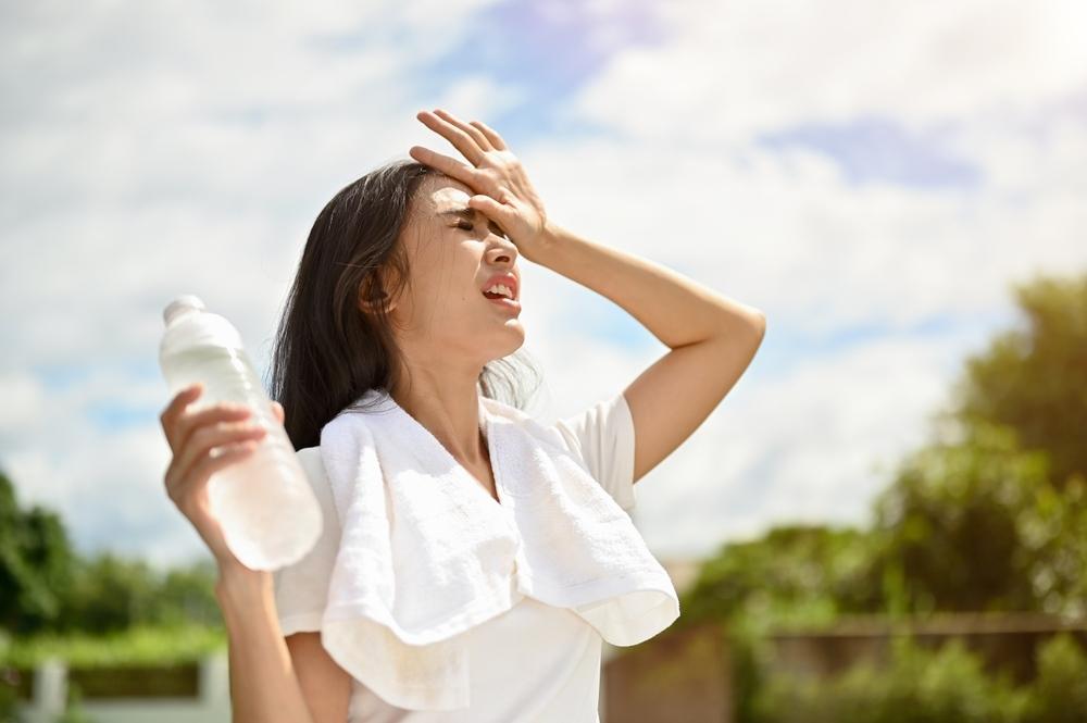 夏天脫水４症狀要小心！各年齡每日喝水量、喝水時間建議一次看