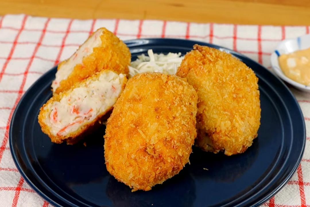 「奶油蟹肉可樂餅」還原日式家常美味！酸甜美乃滋沾醬做法一起學