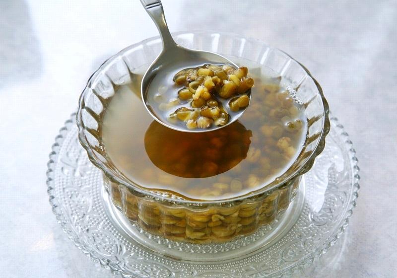 立秋養生食補就喝「綠豆湯」！挑對品種再學３煮法不怕久煮不爛