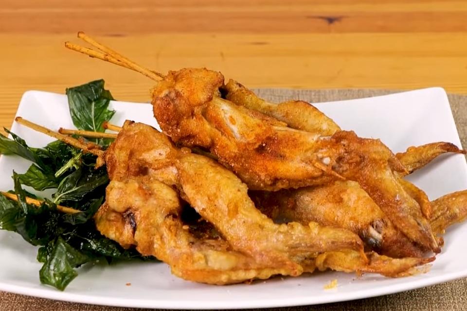 夜市爆香炸雞翅做法、椒麻粉秘方全公開！加一物讓酥脆度翻倍