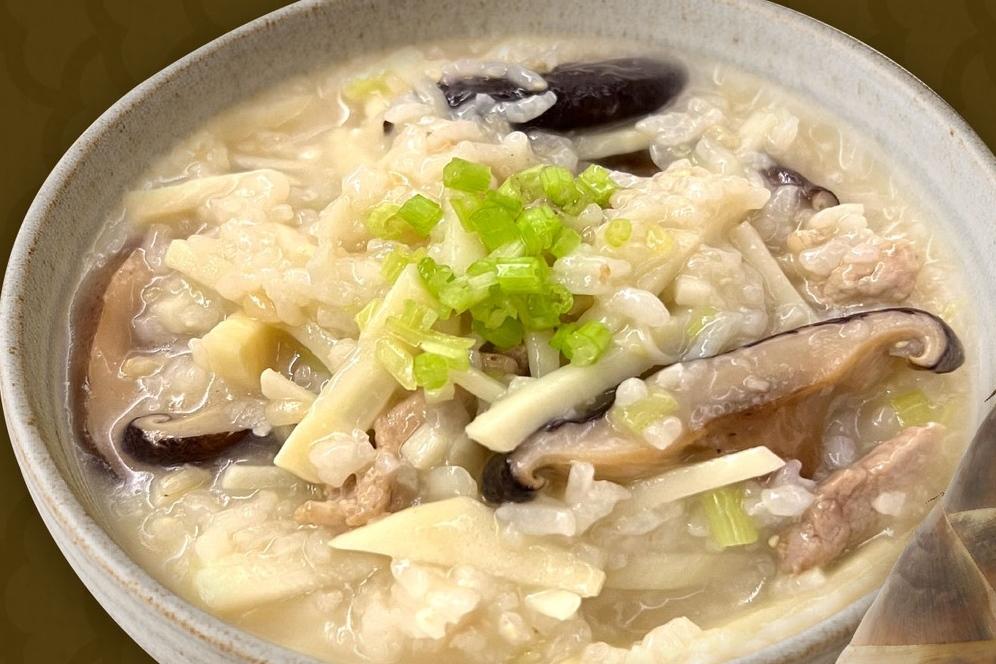 「竹筍鹹粥」一鍋煮出阿嬤的味道！「生米炒３分鐘」更濃稠綿密
